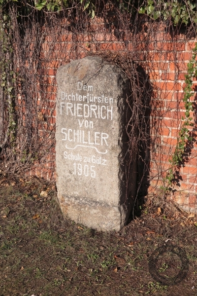 Denkmal für Friedrich Schiller in Gütz (Stadt Landsberg) im Saalekreis