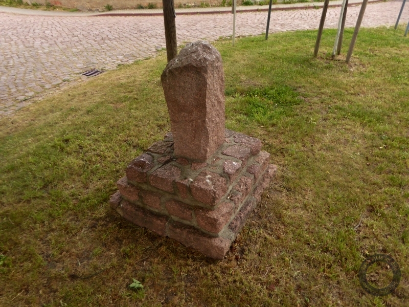 Denkmal für die Völkerschlacht bei Leipzig (Befreiungskriege) auf dem Platz "Altes Dorf" in Zwintschöna (Kabelsketal) im Saalekreis