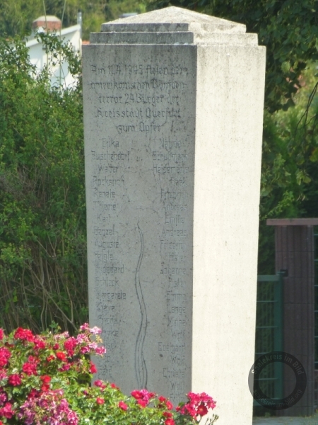 Denkmal für die Opfer des Luftangriffs (11. April 1945) auf Querfurt im Saalekreis