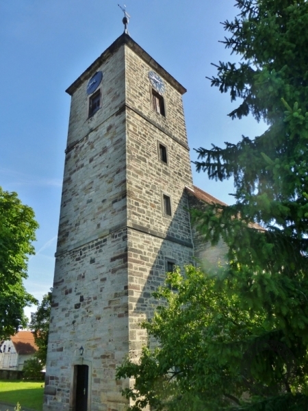 Kirche St. Petrus und Paulus in Oberschmon (Stadt Querfurt) im Saalekreis