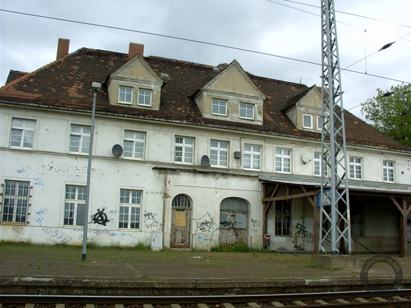 Bahnhofsgebäude in Schlettau (Angersdorf) in der Gemeinde Teutschenthal im Saalekreis