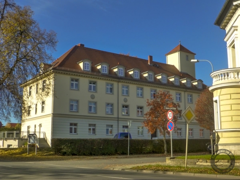 Ehemaliges Finanzamt und Krankenhaus in der Johannes-Schlaf-Straße in Querfurt (Saalekreis)