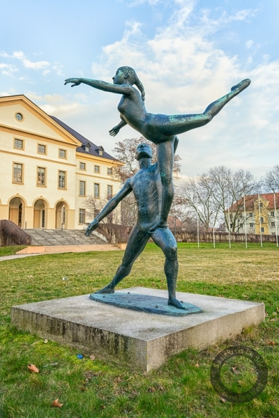 Das Tanzpaar von Ingeborg Holzmann in Leuna im Saalekreis