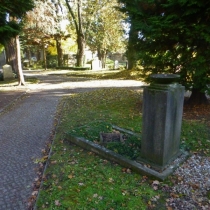 Gedenkstein (VVN) für Otto Dietrich auf dem Friedhof in Querfurt im Saalekreis