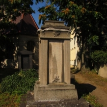 Kriegerdenkmal (Erster Weltkrieg) auf dem Friedhof in Lochau (Schkopau) im Saalekreis