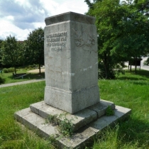 Kriegerdenkmal (Erster Weltkrieg) auf dem Rössener Hügel in Leuna-Rössen im Saalekreis