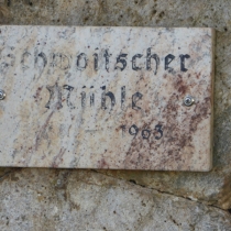 Mühlstein der Schwoitscher Mühle (Kabelsketal) im Saalekreis