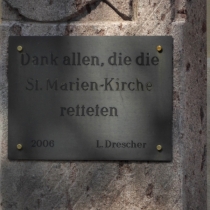 Denkmal für die Retter der Kirche St. Marien in Röglitz (Schkopau) im Saalekreis