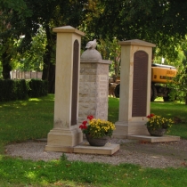 Gedenkstätte Zweiter Weltkrieg auf dem Friedensplatz in Barnstädt