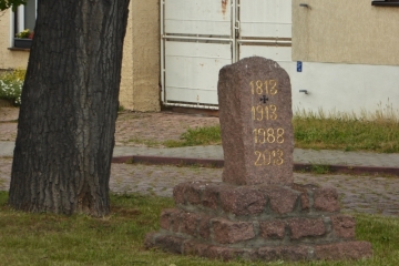 Denkmal für die Völkerschlacht bei Leipzig (Befreiungskriege) auf dem Platz "Altes Dorf" in Zwintschöna (Kabelsketal) im Saalekreis