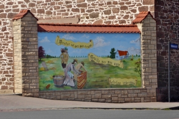 Wandbild in der Mühlenstraße in Löbejün im Saalekreis